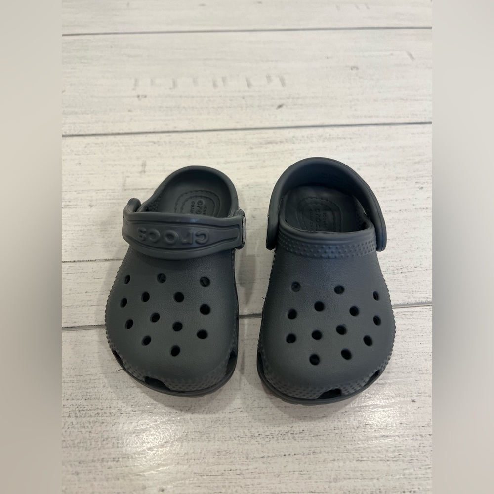 Crocs Grey On Clogs Toddler Size 5